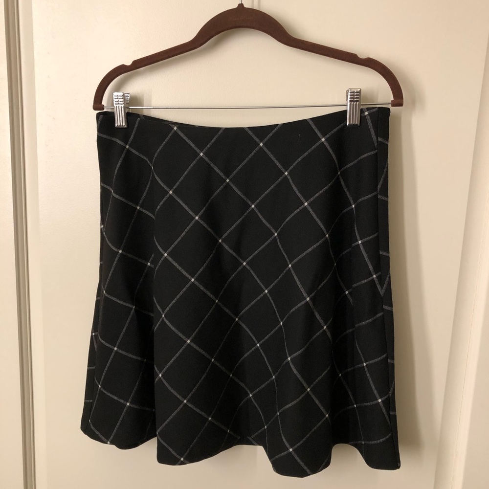 Ann taylor LOFT black skirt size M